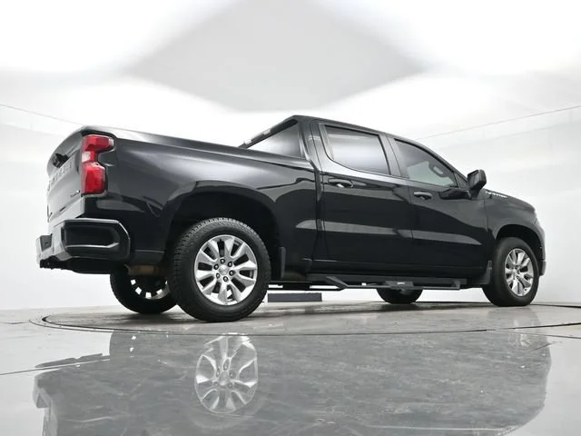 Used 2023 BLACK Chevrolet Custom image 15
