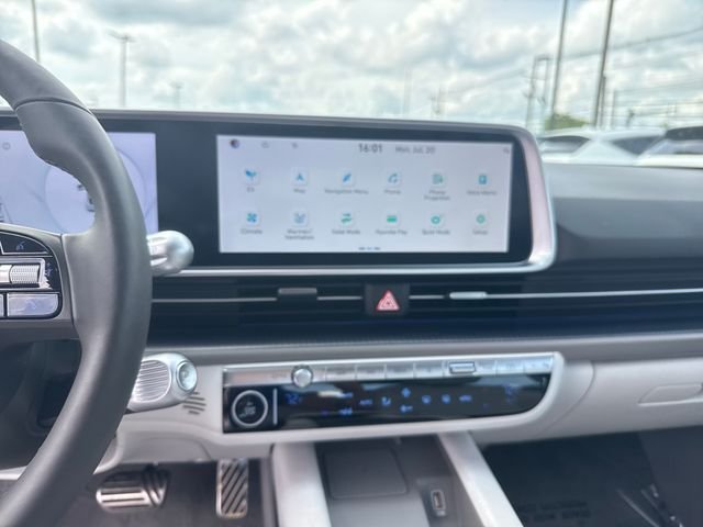 Used 2025 Silver Hyundai Limited image 18