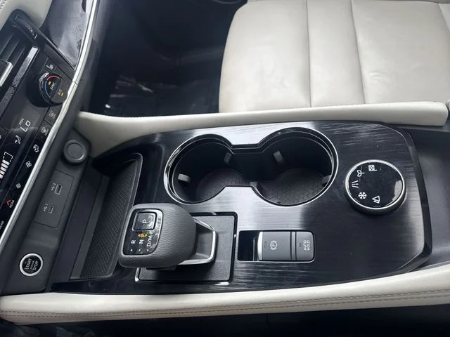 Used 2023 White Nissan SL image 25