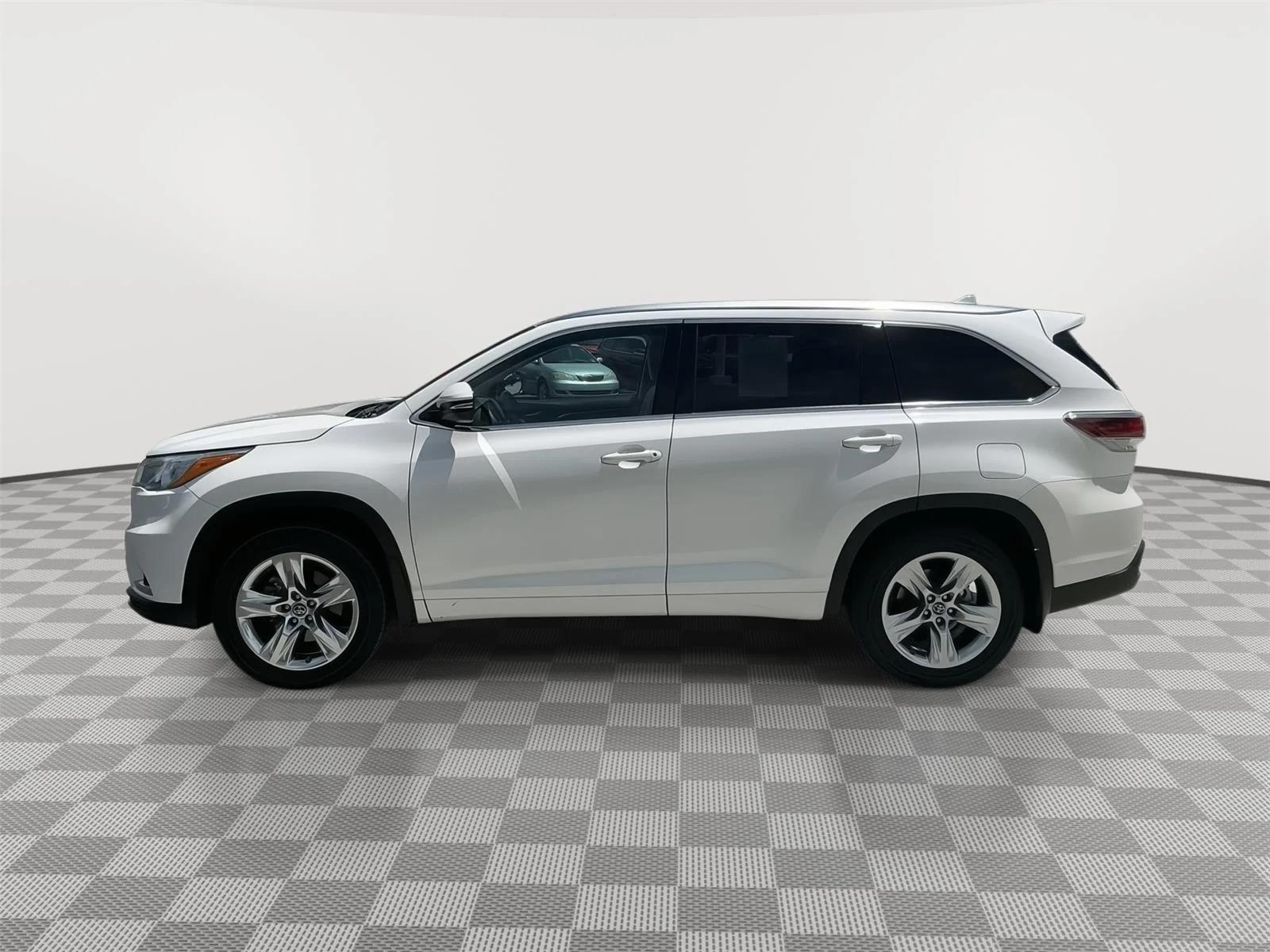 Used 2016 Blizzard Pearl TOYOTA Limited image 22