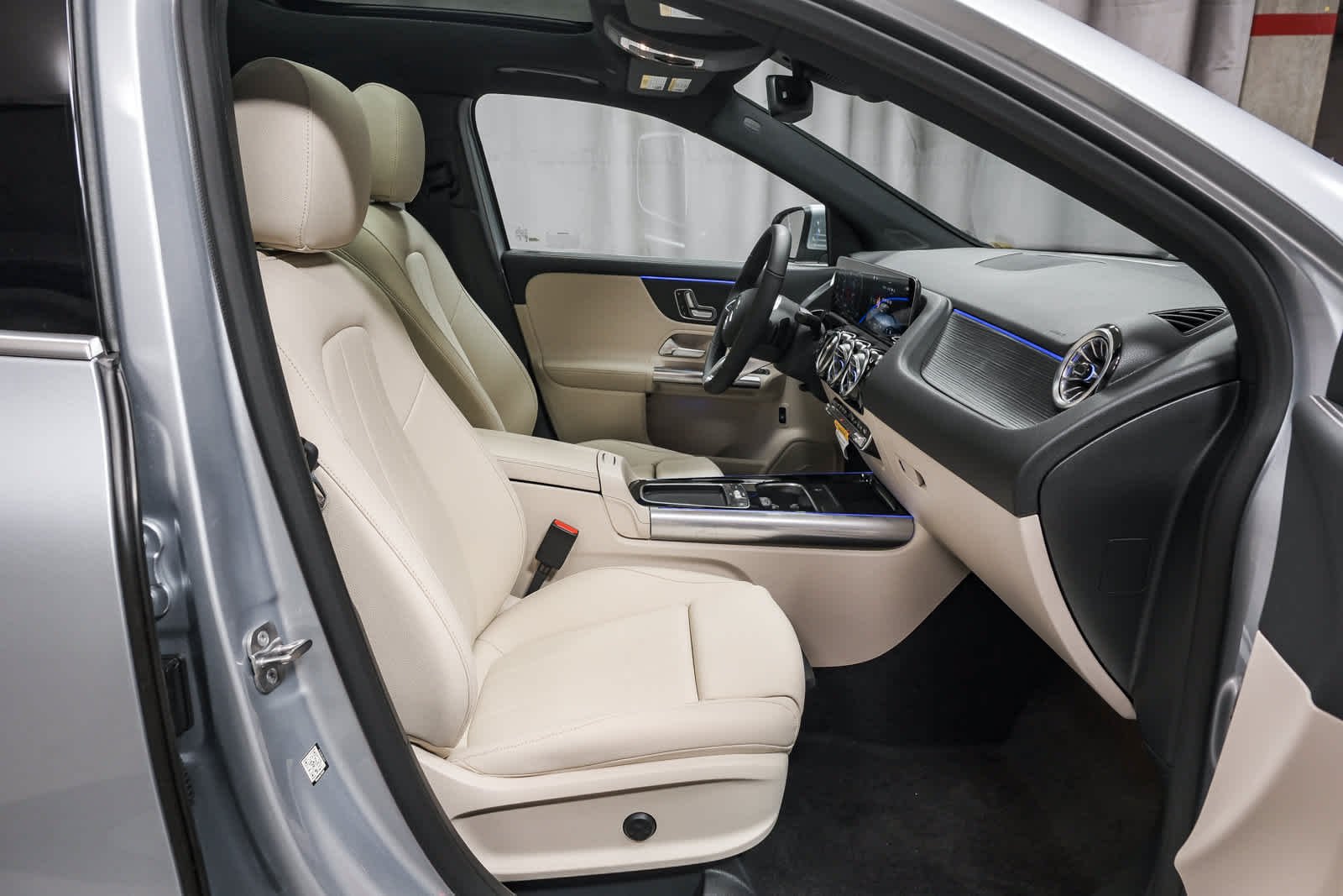 New 2026 Cirrus Silver Metallic Mercedes-Benz GLA 250 image 17