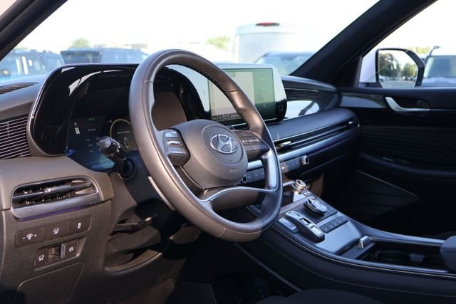 Used 2025 White Hyundai Calligraphy Night Edition image 11