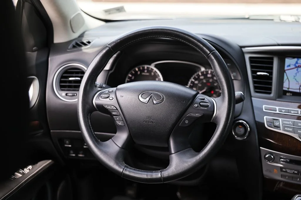 Used 2019 Graphite Shadow INFINITI LUXE image 29