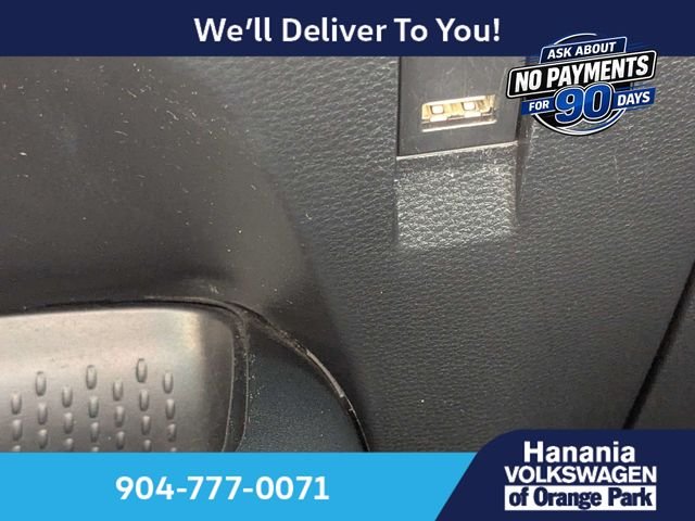 Used 2021  Toyota SE image 22