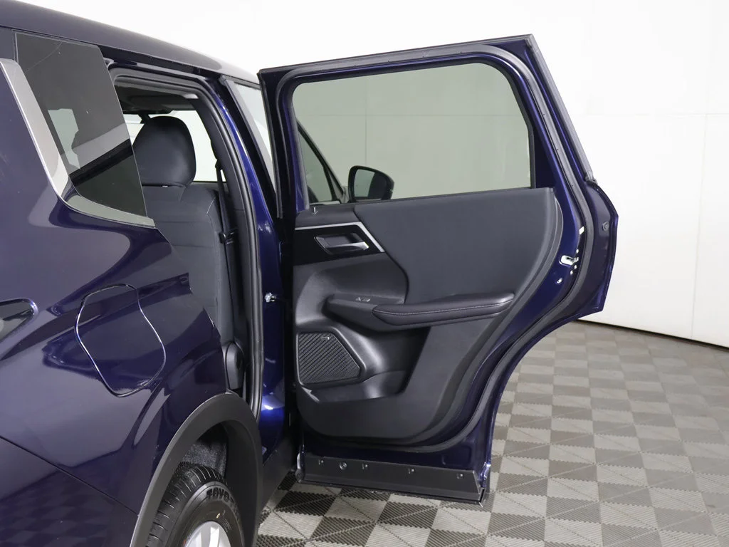 New 2026 Blue Mitsubishi ES image 23