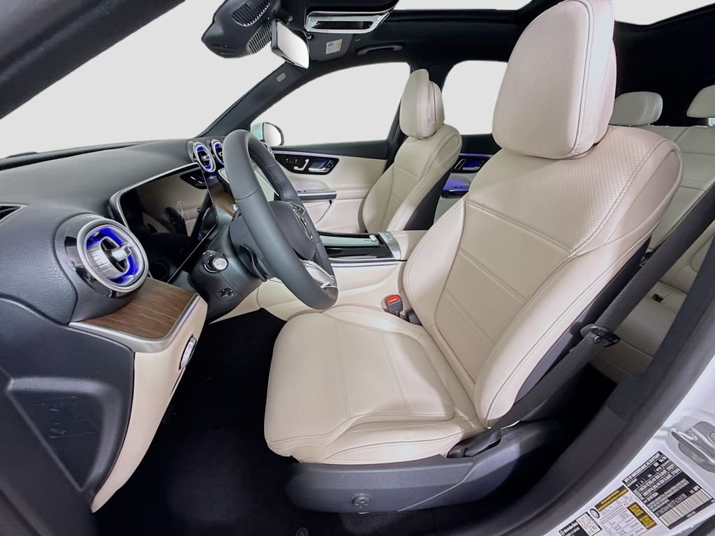 New 2026 MANUFAKTUR Moonlight White Metallic Mercedes-Benz GLC 300 image 22