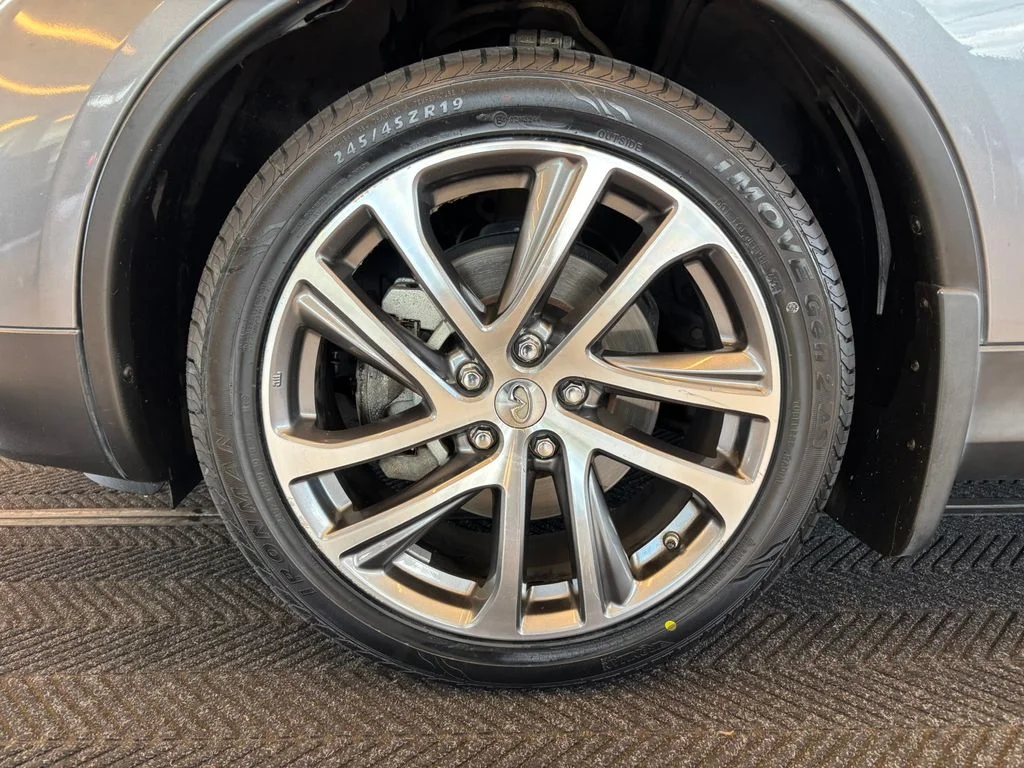 Used 2016 Gray INFINITI Base image 12