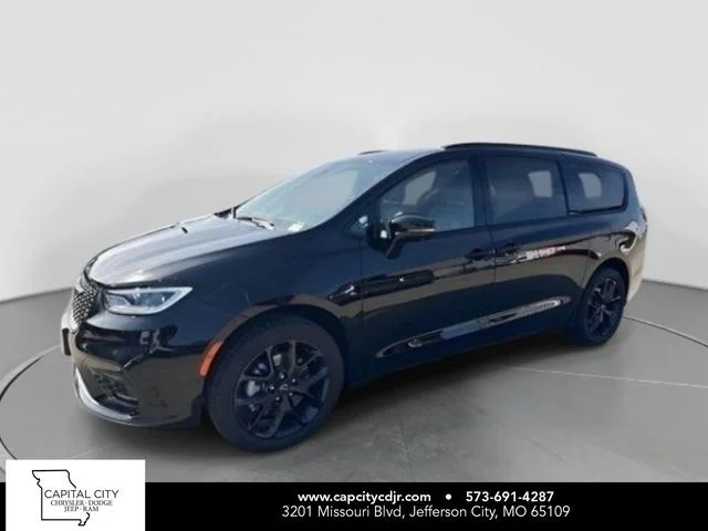 2026 Chrysler Pacifica Select AWD's photo