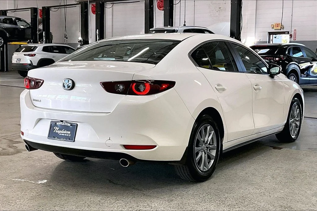 Certified Used 2026 White Mazda 2.5 S image 13