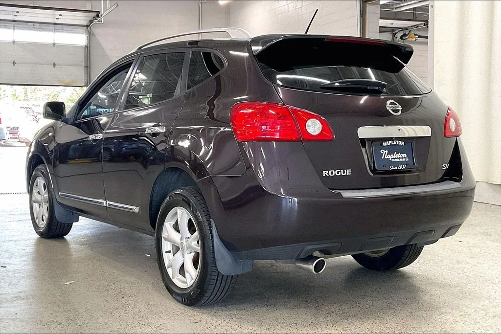 Used 2011 Black Nissan SV image 10