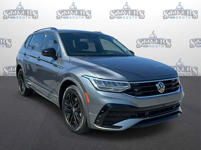 2022 Volkswagen Tiguan 2.0T SE R-Line Black's photo