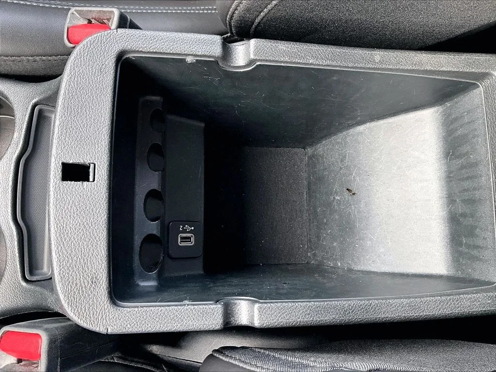 Used 2021 Silver Jeep Latitude Plus image 33