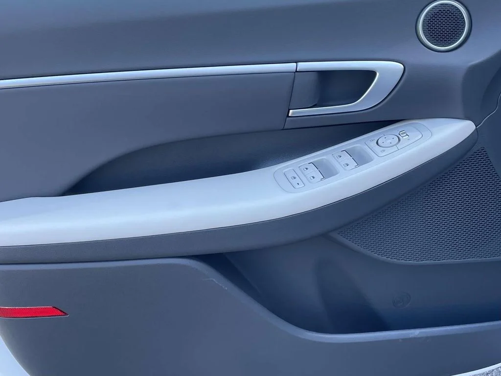 New 2026 White Hyundai SEL Sport image 13