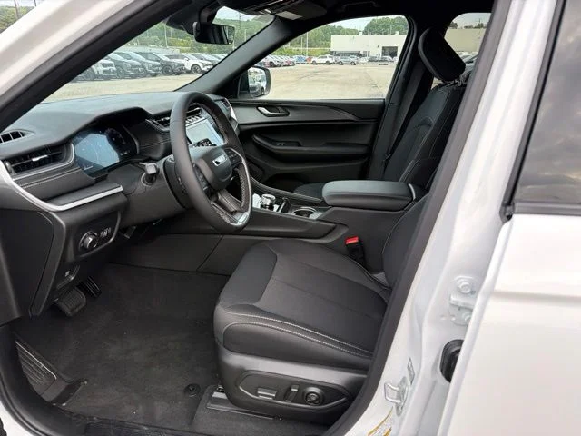 New 2026 White Jeep Laredo image 11
