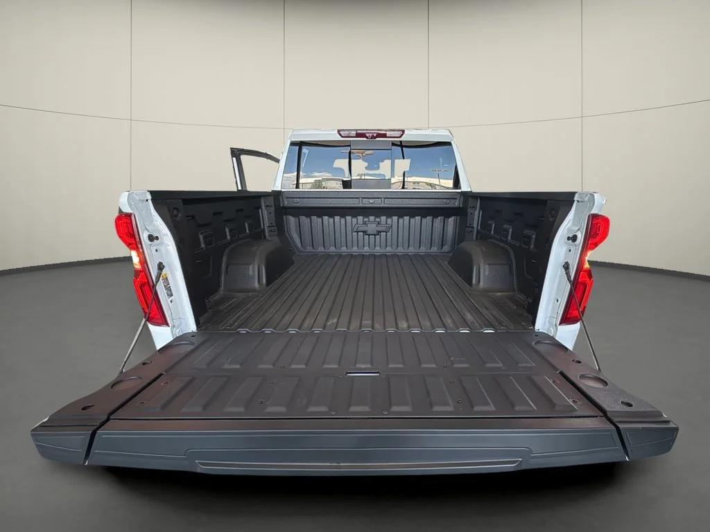 New 2026 White Chevrolet ZR2 image 30