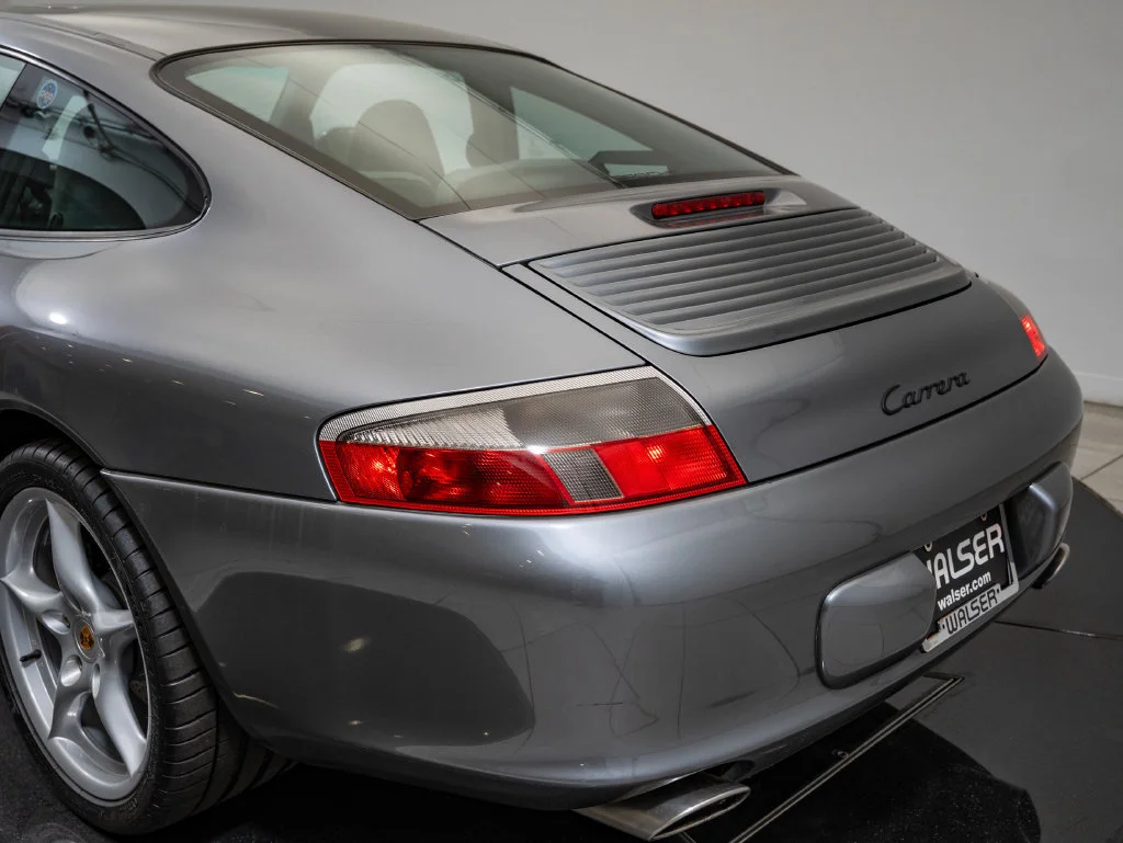 Used 2002 Seal Grey Metallic Porsche Carrera image 20