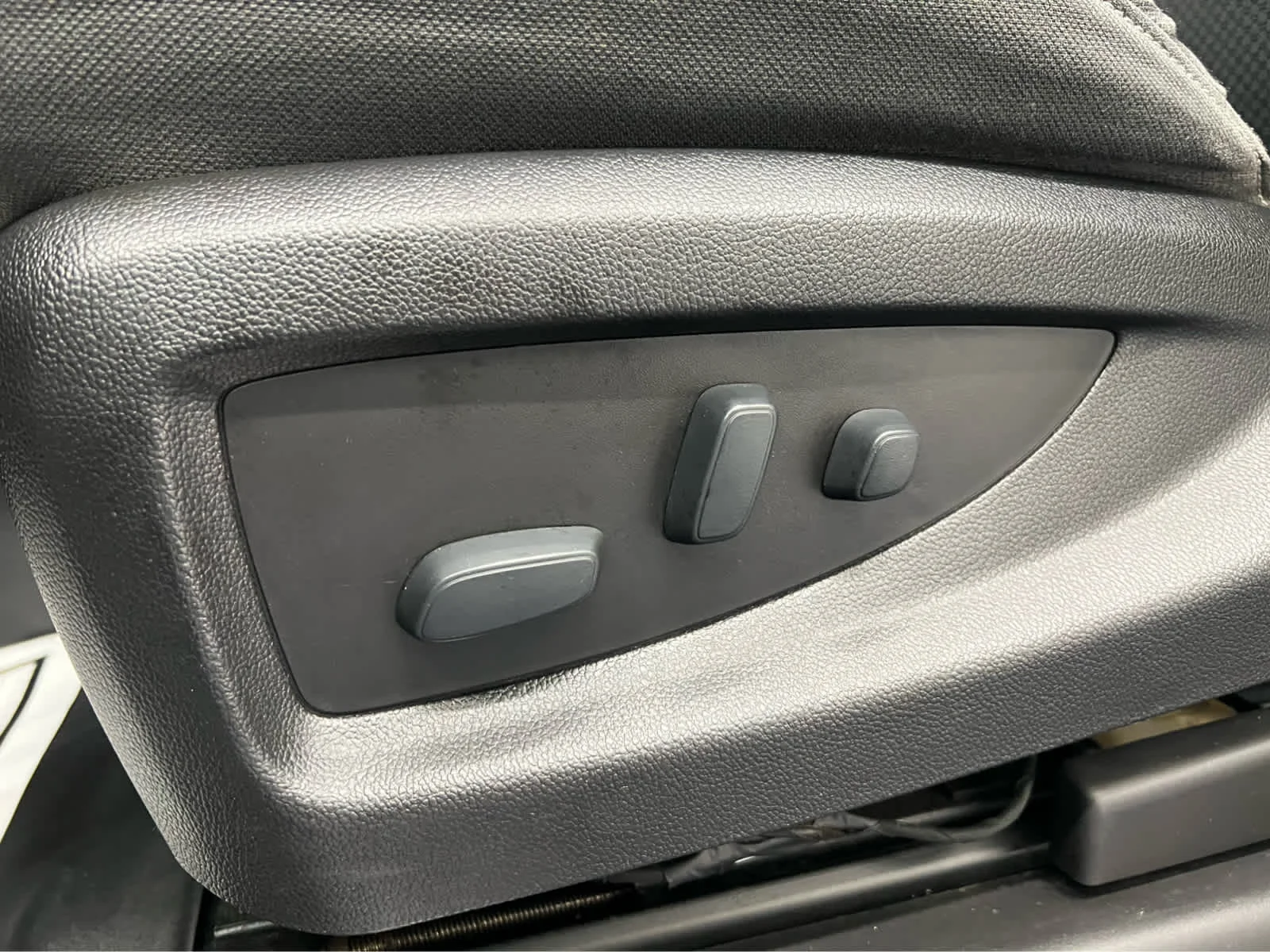 Used 2018 Silver Ice Metallic Chevrolet LT image 11