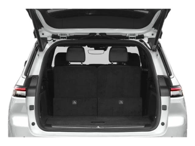 Used 2022 Diamond Black Crystal Pearlcoat Jeep Overland image 14