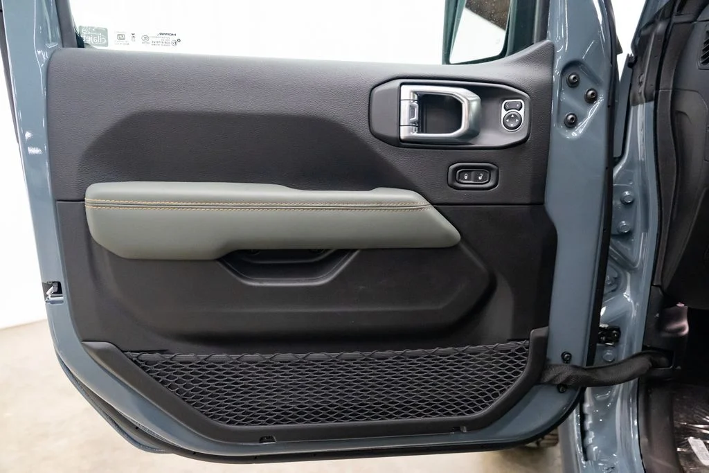 New 2026 Anvil Clear-Coat Exterior Paint Jeep Mojave X image 21