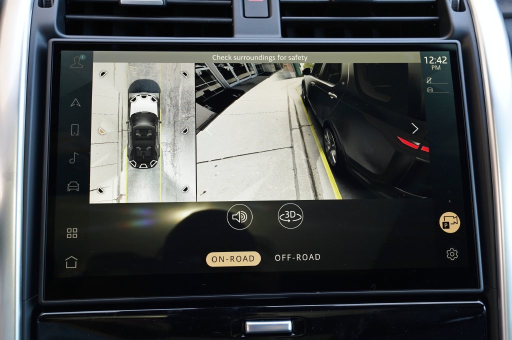 New 2026 Fuji White Land Rover Dynamic SE image 23