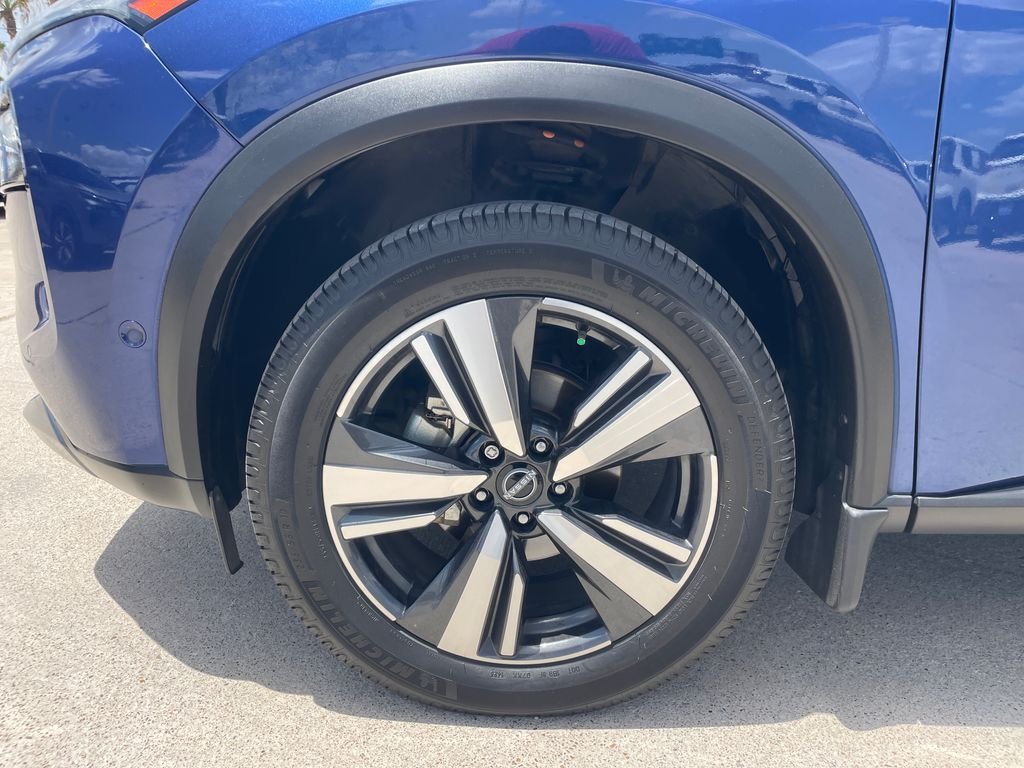 Used 2023 Blue Nissan SL image 27