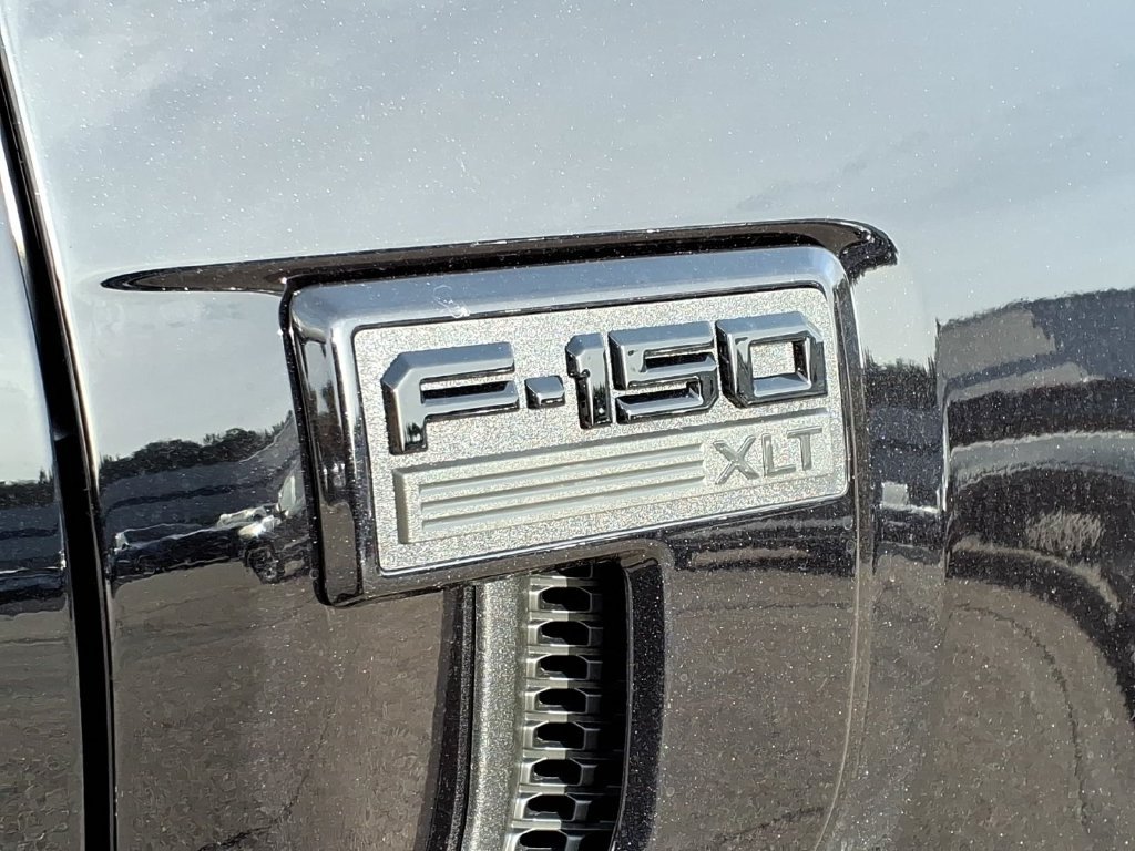 New 2026 Agate Black Metallic Ford XLT image 13
