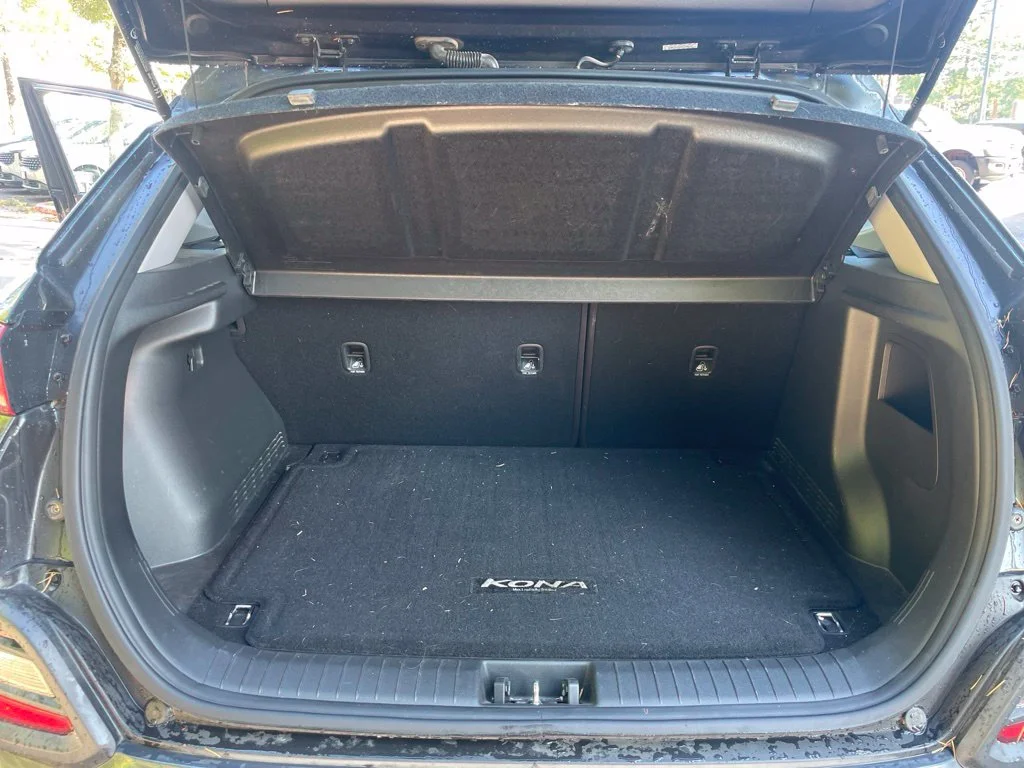 Used 2021 Thunder Gray Hyundai SE image 20