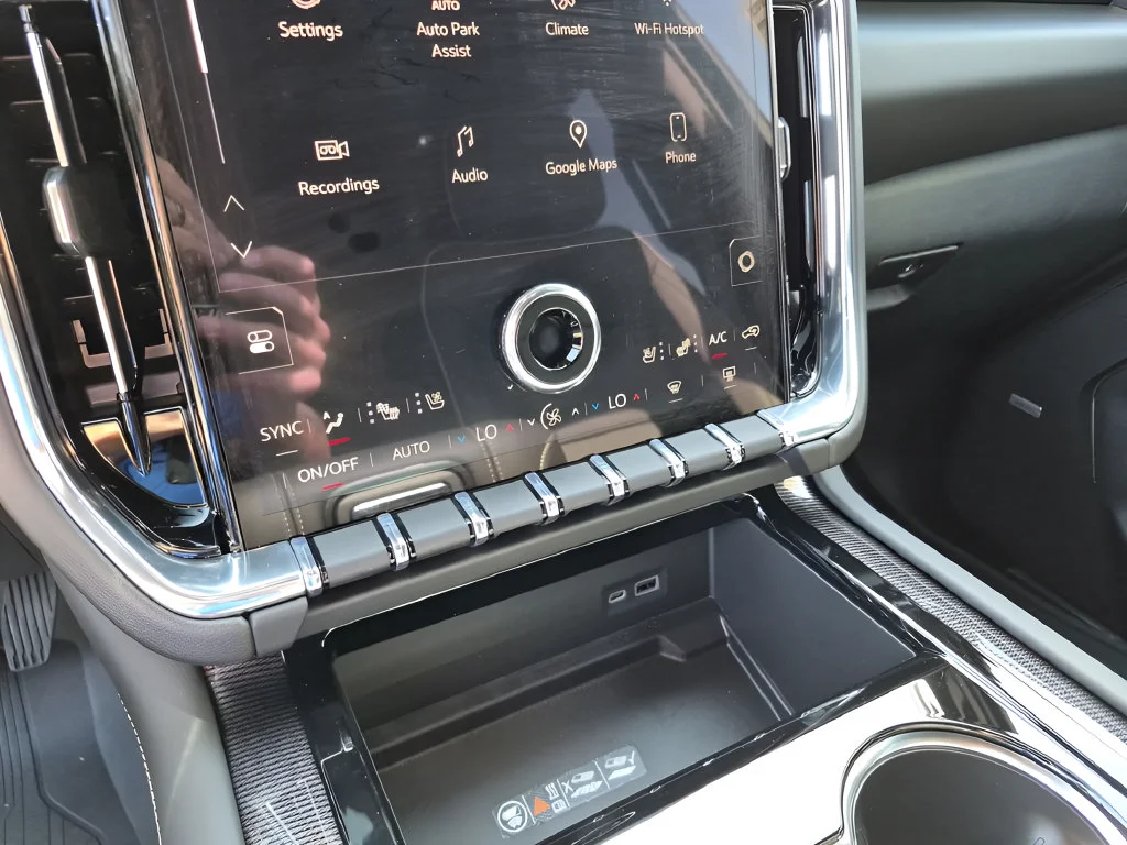 New 2026 Onyx Black GMC Elevation image 28