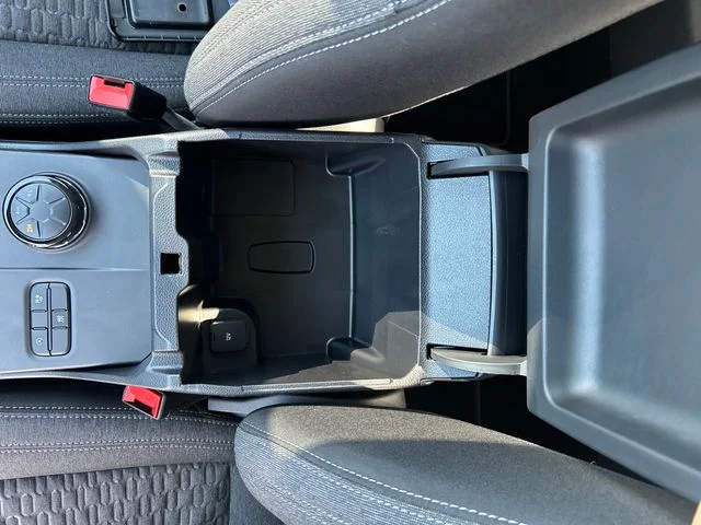 New 2026 Oxford White Ford XLT image 25