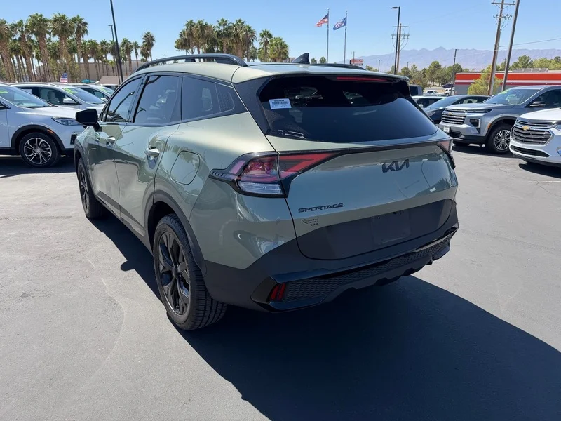 Used 2025 Jungle Green Kia X-Line image 5