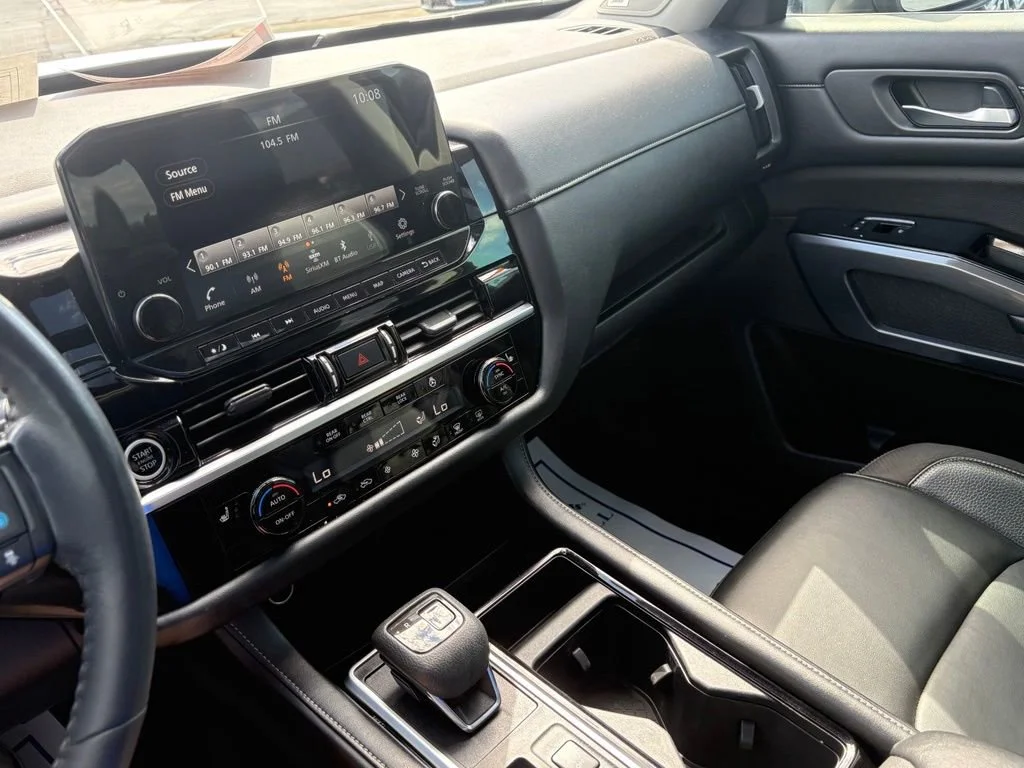 Used 2022 Brilliant Silver Met Nissan SL image 13