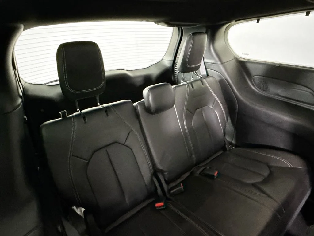 Used 2024 White Chrysler Touring L image 27