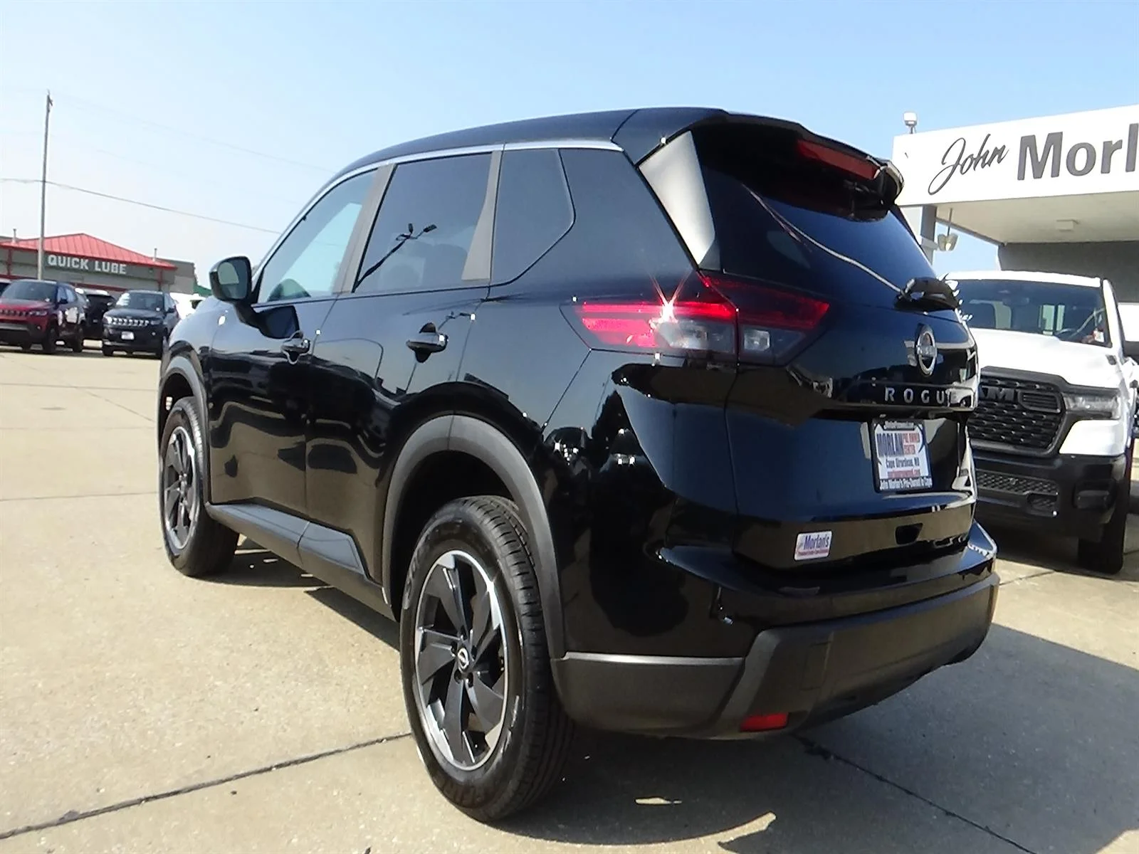 Used 2025 Super Black (kh3) Nissan SV image 8