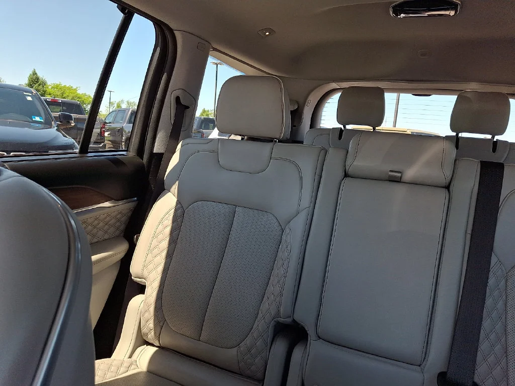 Used 2022 Velvet Red Pearlcoat Jeep Summit image 19
