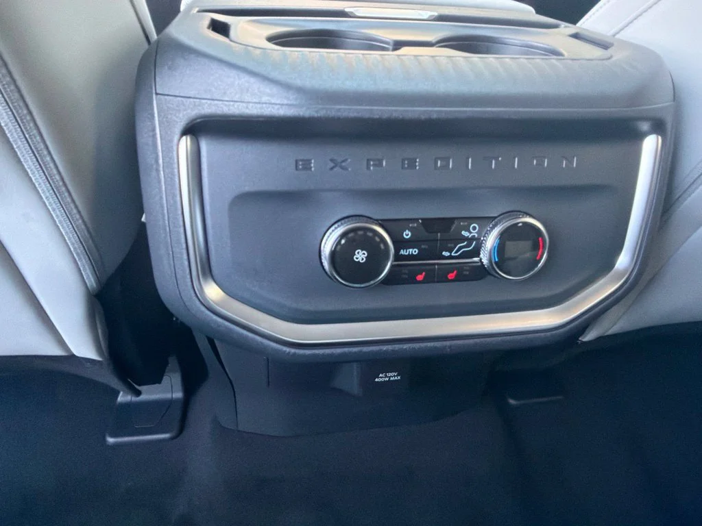 New 2027 Star White Metallic Tri-Coat Ford MAX Platinum image 15