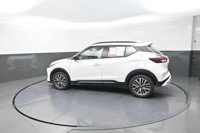 Used 2024 White Nissan SR image 75