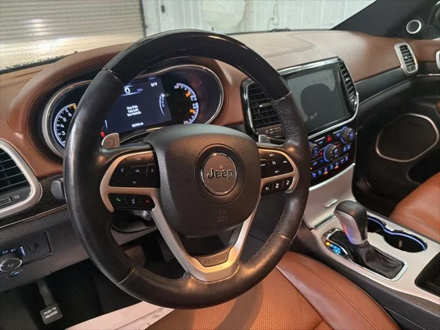 Used 2020 Diamond Black Crystal Pearlcoat Jeep Summit image 11