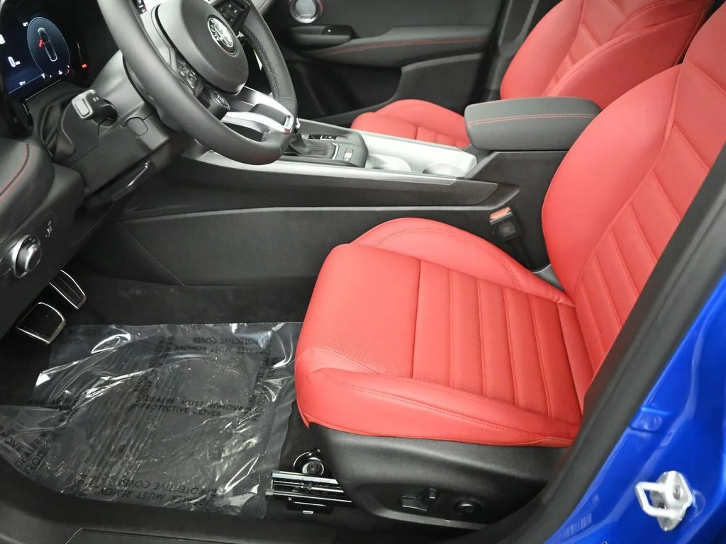 New 2026 Misano Blue Metallic Exterior Paint Alfa Romeo Base image 10