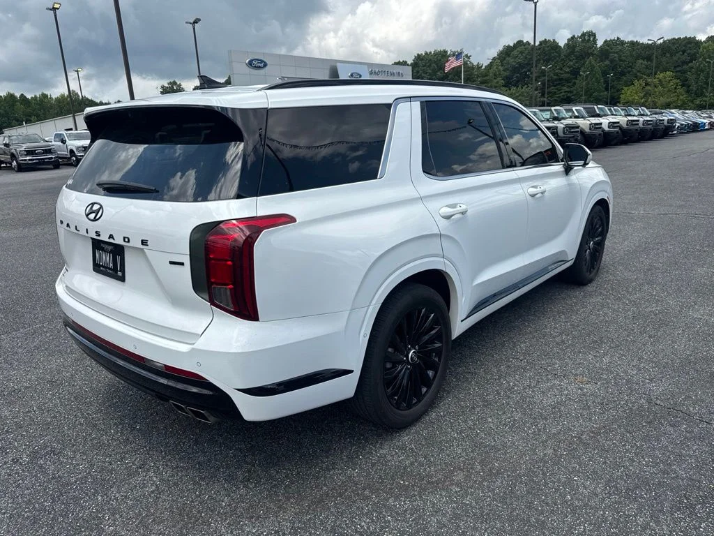 Used 2025 White Hyundai Calligraphy Night Edition image 10