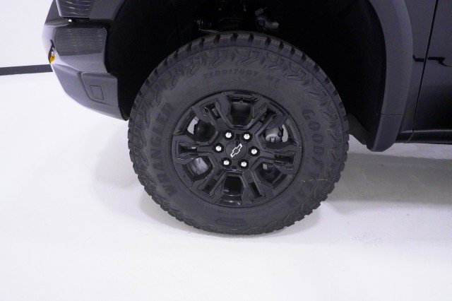 2026 Chevrolet Silverado 1500 ZR2 - Photo 13
