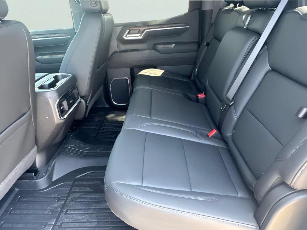 2026 GMC Sierra 1500 SLT - Photo 18