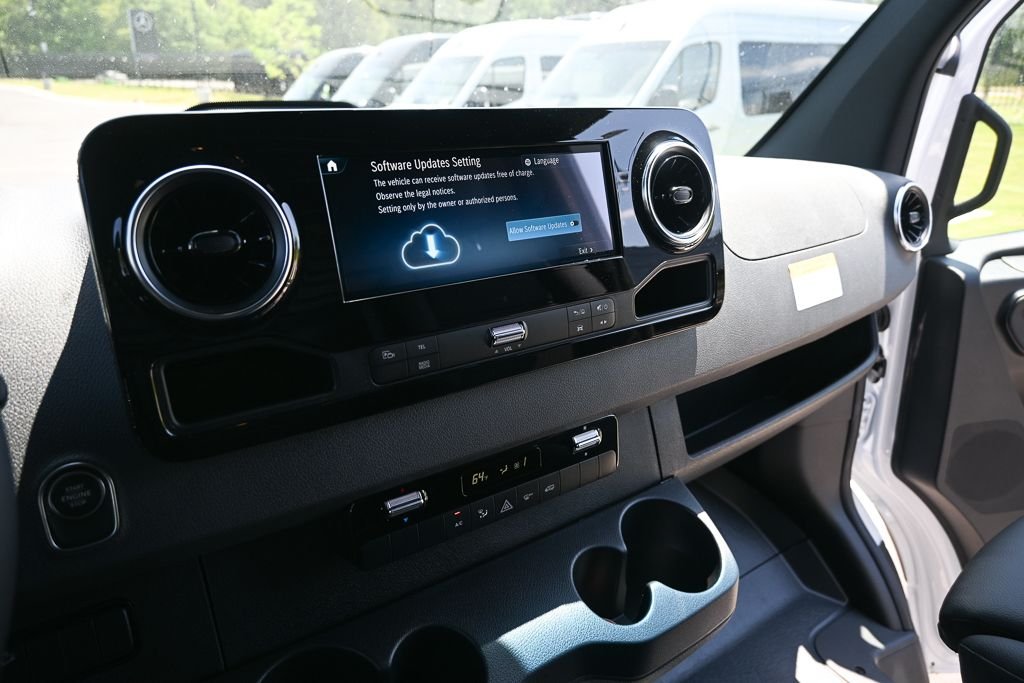 New 2026 Arctic White Mercedes-Benz Cargo 170 WB image 13