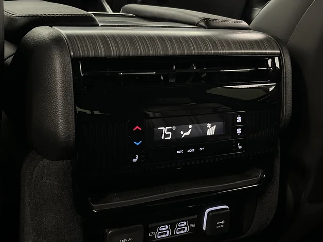 2024 Jeep Wagoneer Series III - Photo 35