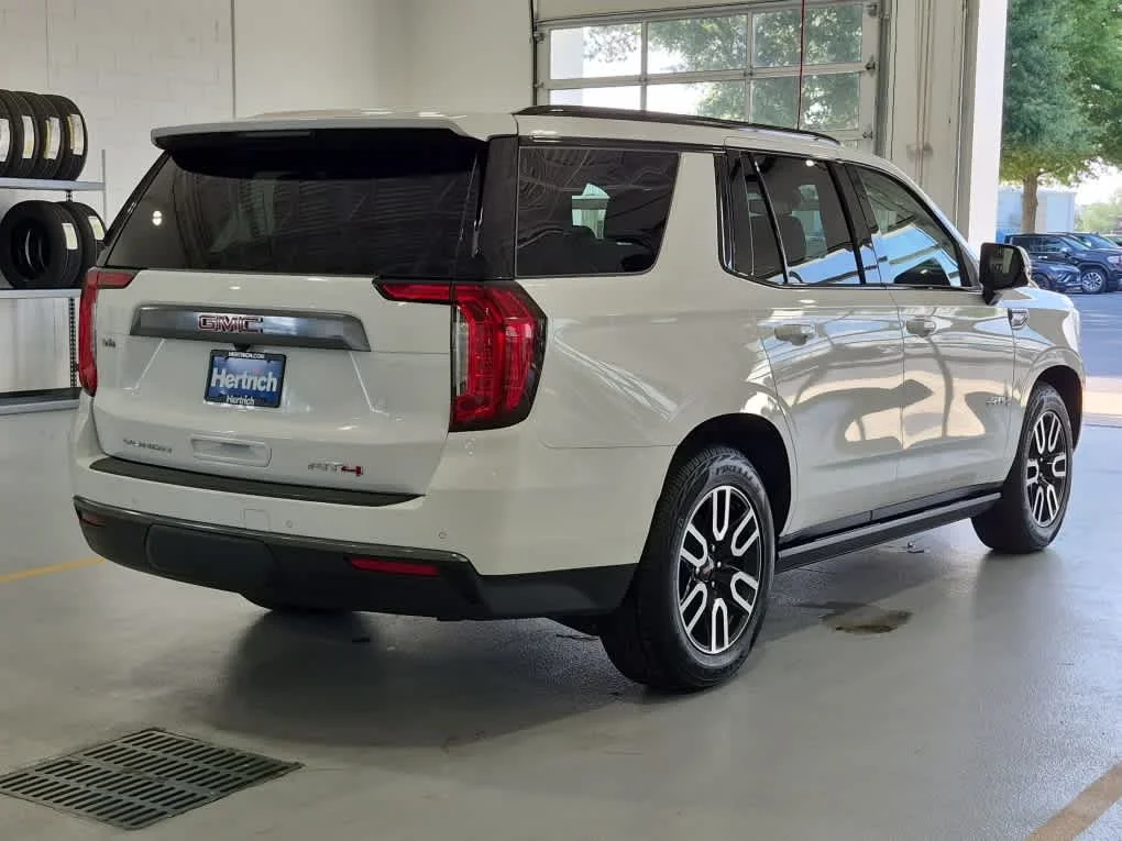 Used 2024 Summit White GMC AT4 image 4