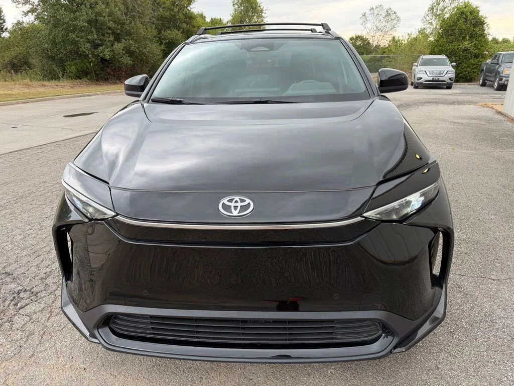 Used 2025 Toyota bZ4X XLE with VIN JTMAAAAA4SA068278 for sale in Muskogee, OK