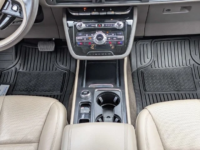 Used 2020 Blue Lincoln Reserve image 18