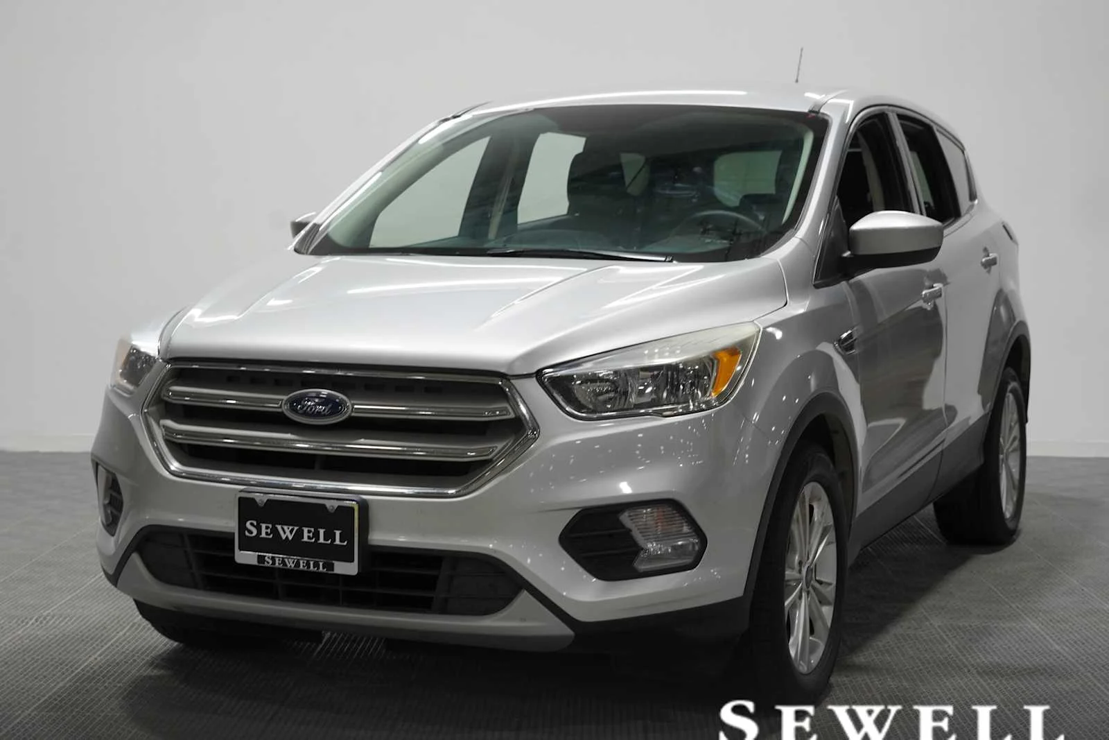 2019 Ford Escape SE's photo