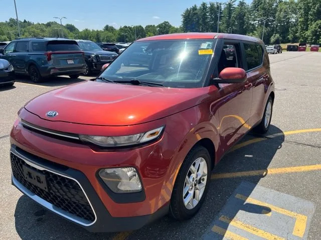 Used 2021 Mars Orange Kia S image 7