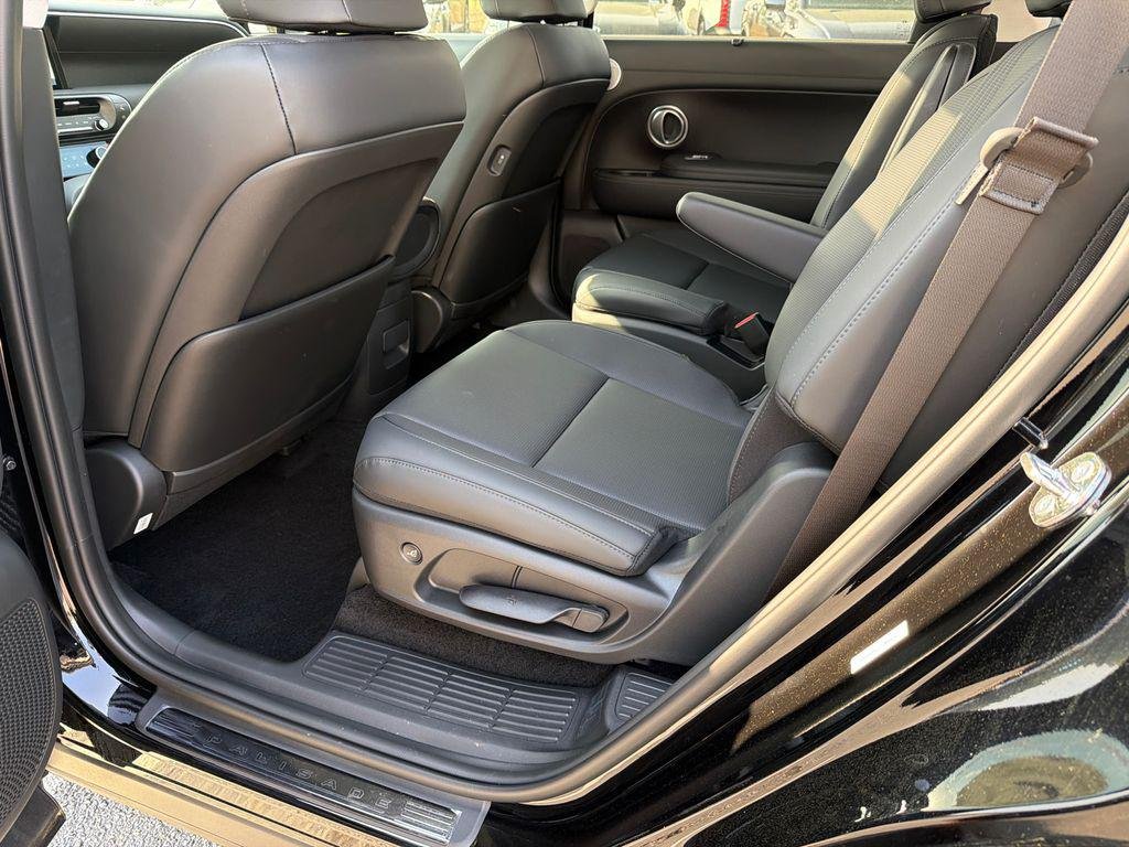 New 2026 Black Hyundai SEL Premium FWD image 21