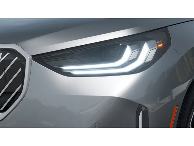Used 2025 Skyscraper Grey Metallic BMW 30 xDrive image 6